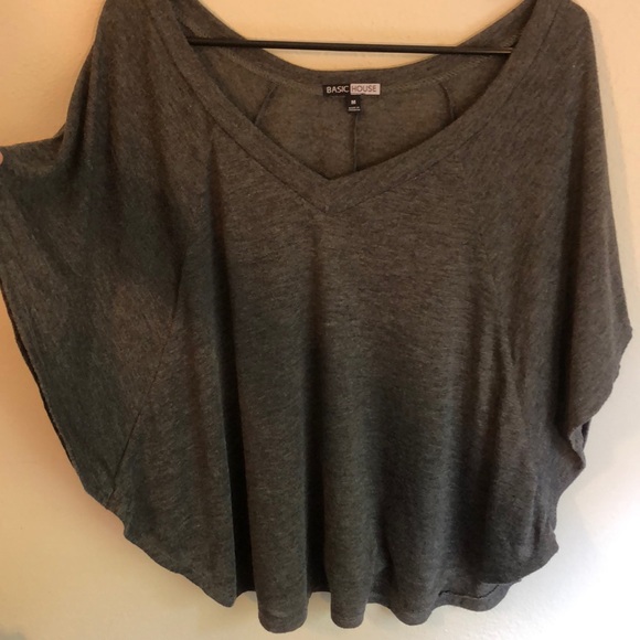 Cute top - Picture 2 of 3